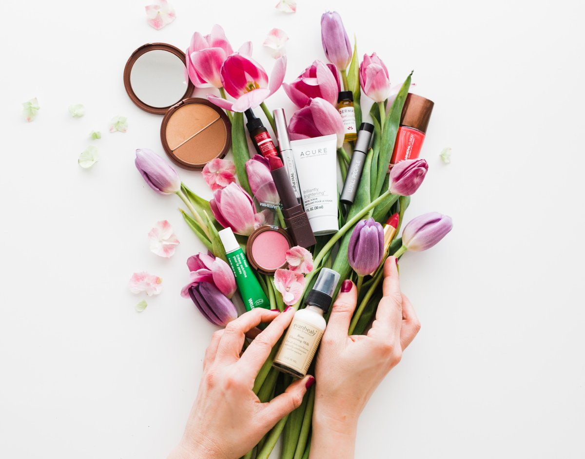 Greening Your Beauty Routine: Natural and Eco-Friendly Products