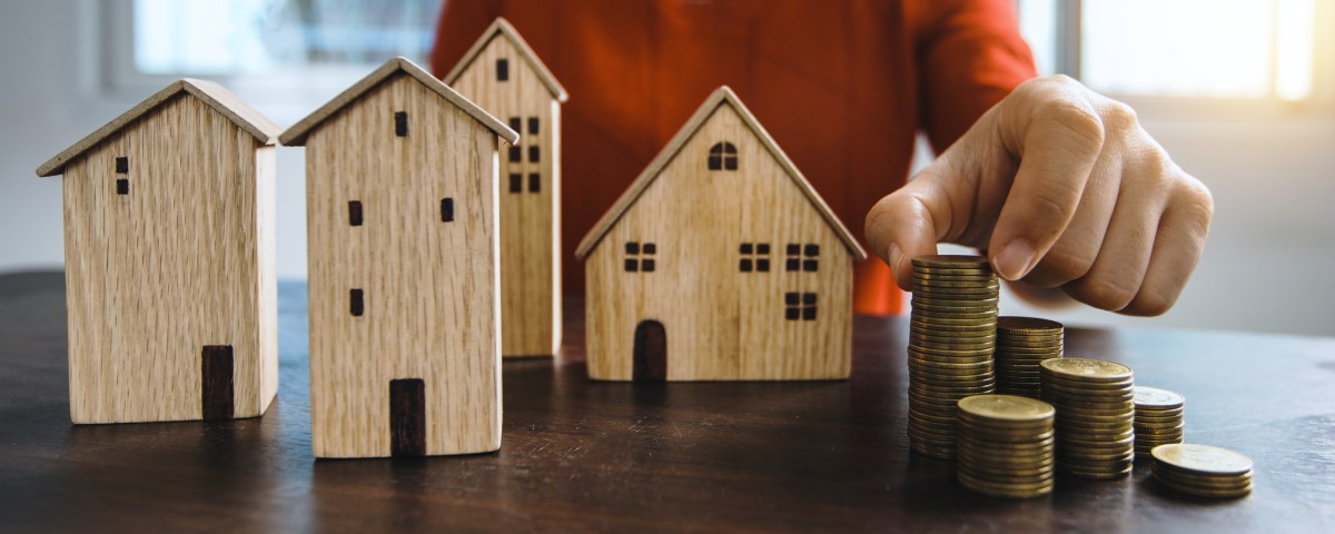 Costs and Considerations for Installing Insulation